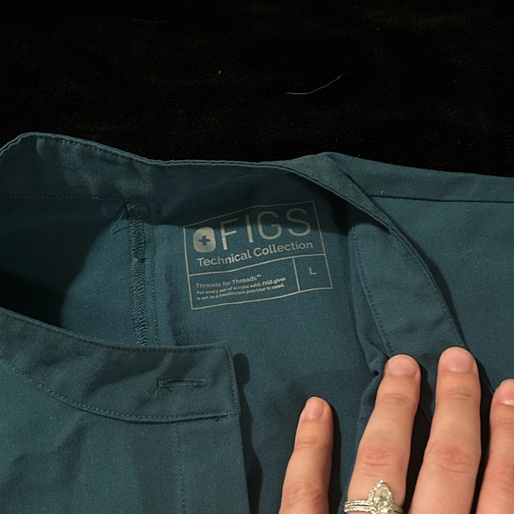Figs Scrub Top - Picture 2 of 2